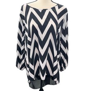 Moa Moa Women’s Chevron Lightweight Blouse Black & White